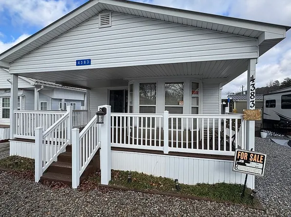 4383 Riverbank Run, Hiawassee, GA 30546