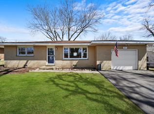 4814 Paulsen St, McHenry, IL 60051