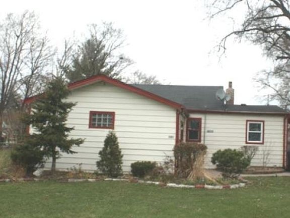 2nd image of 2201 Gustave Ave
