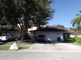 8412 NW 40th Ct, Sunrise, FL 33351