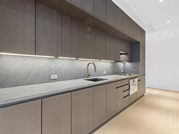 130 William Street image 3 of 12