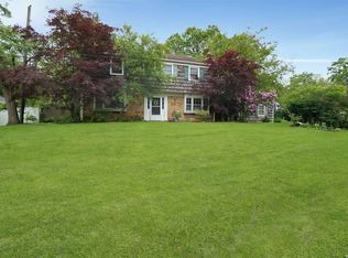 22 Beaverdale Ln, Stony Brook, NY 11790