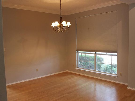 4th image of 417 N Fountain Gate Dr