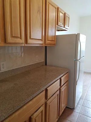 Rented by Max & Associates Realty Corp | media 27