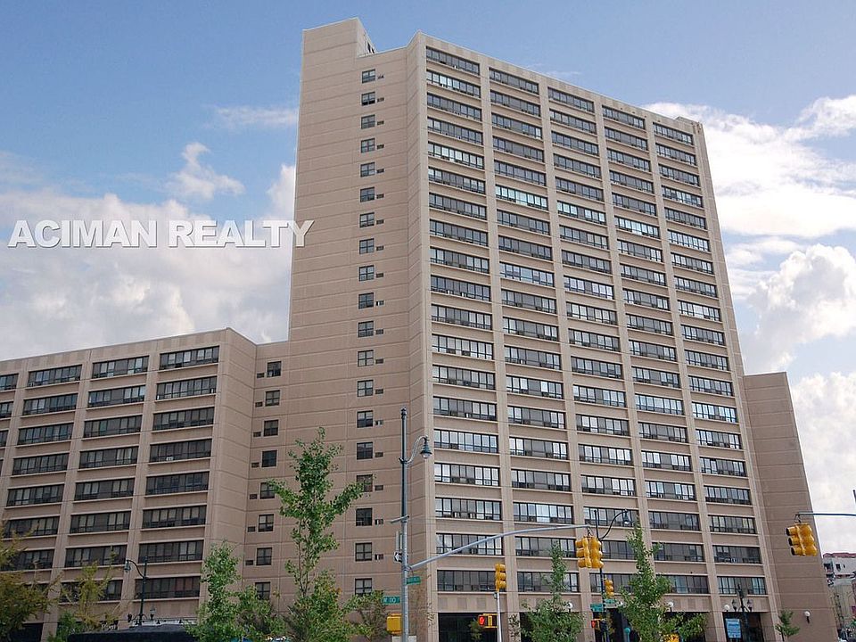 1st image of 301 Cathedral Pkwy #8W