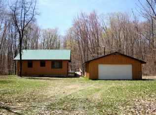 E6978 Maple Grove Rd, Munising, MI 49862