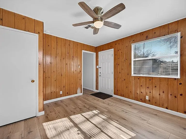 3308 Windsor Dr — Photo 4