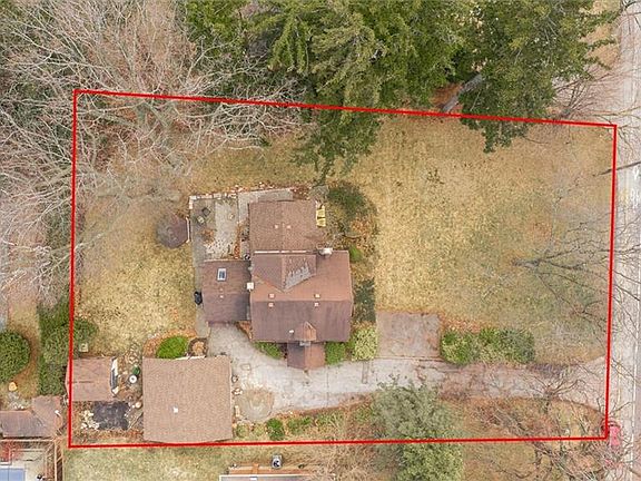 2nd image of 623 King Rd