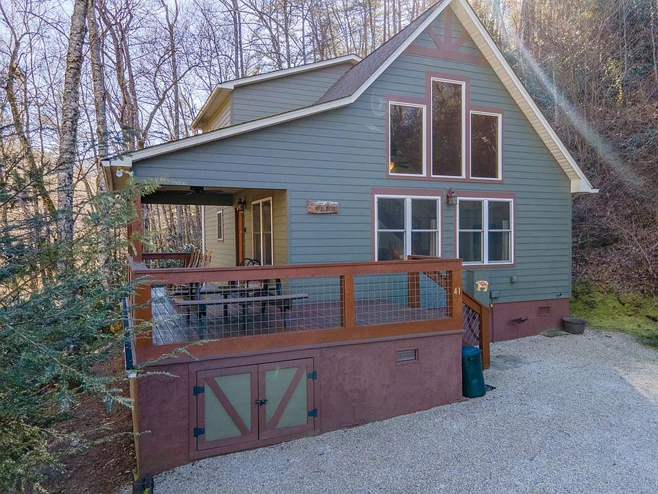 1st image of 41 Fontana Woods Ln