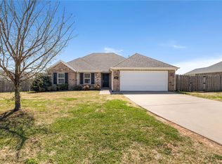 421 Caballo St, Farmington, AR 72730