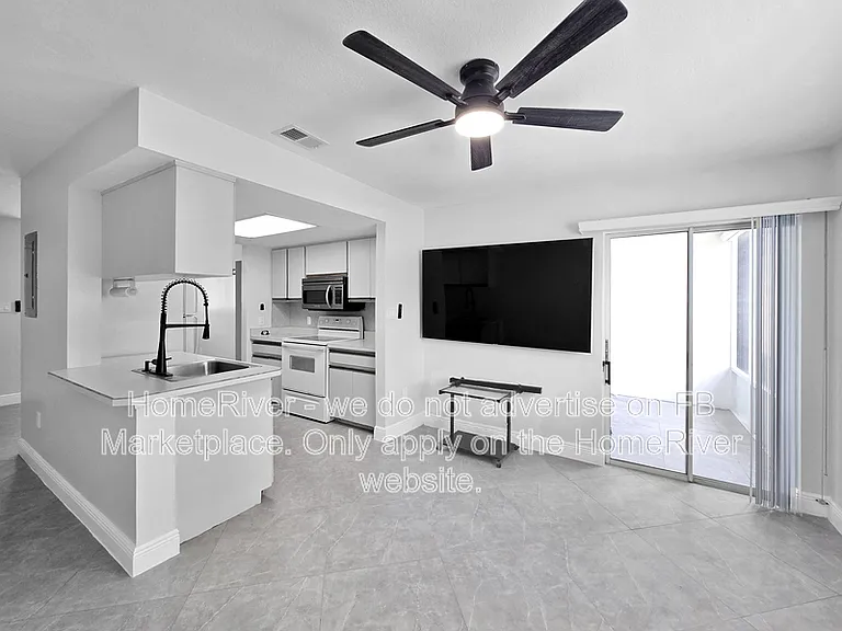616 Beach Park Ln #V261 — Photo 17
