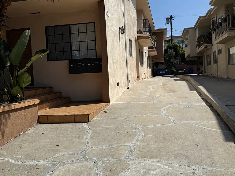 1512 Butler Ave #7 — Photo 2