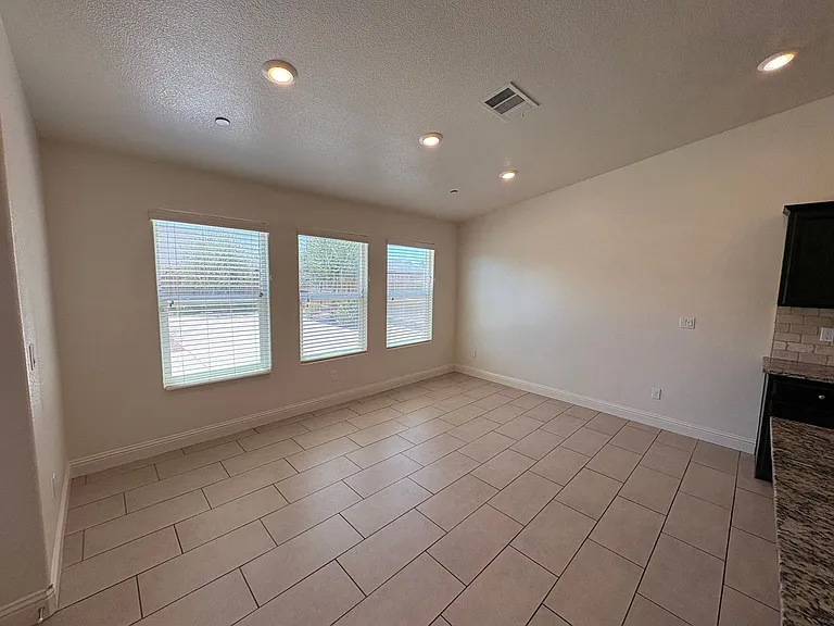 3227 Ferro Ct — Photo 30