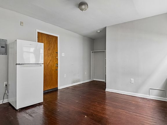 3rd image of 3416 Spring Garden St #B23
