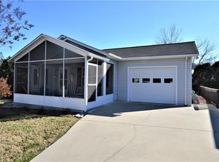 214 Summerfield Ct NE, Lenoir, NC 28645