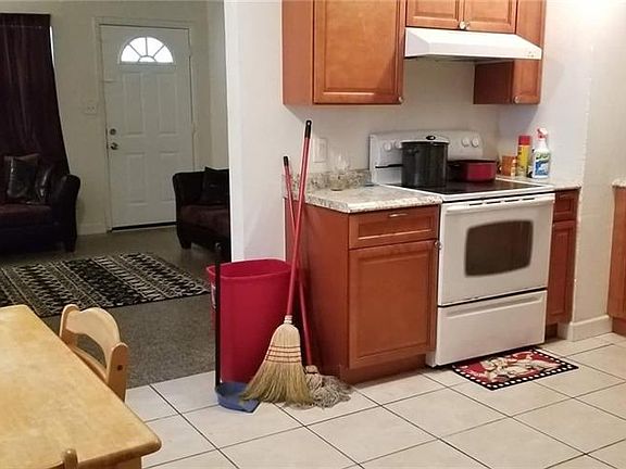 4th image of 3037 21st Ave S