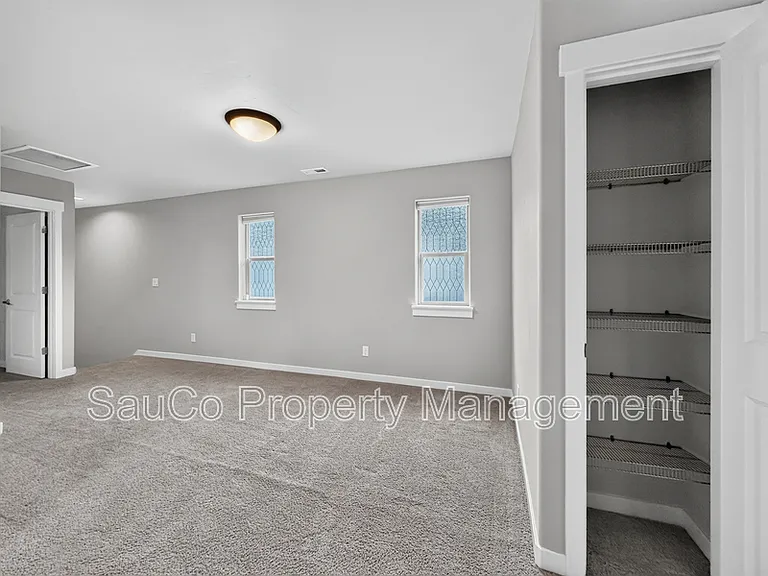 822 SE Bacarra St — Photo 19