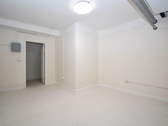 4th image of 2442 Morris Ave #B1