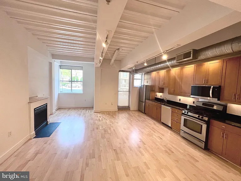 1320 13th NW #1 — Photo 5