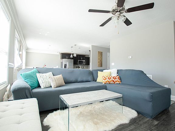 4th image of 547 Medallion Cir