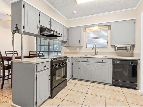 4th image of 306 Vivian Dr