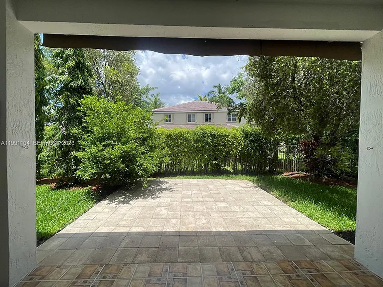 1137 Croton Ct — Photo 21