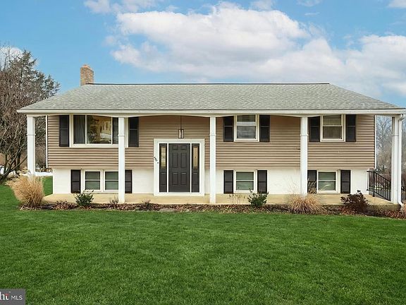 2nd image of 56 York Rd