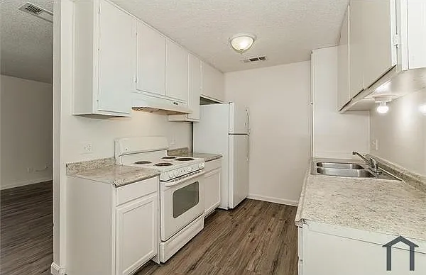 1221 N Peach Ave #226 — Photo 11