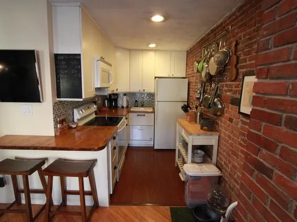 34-36 Bigelow St Unit 3, Cambridge, MA 02139