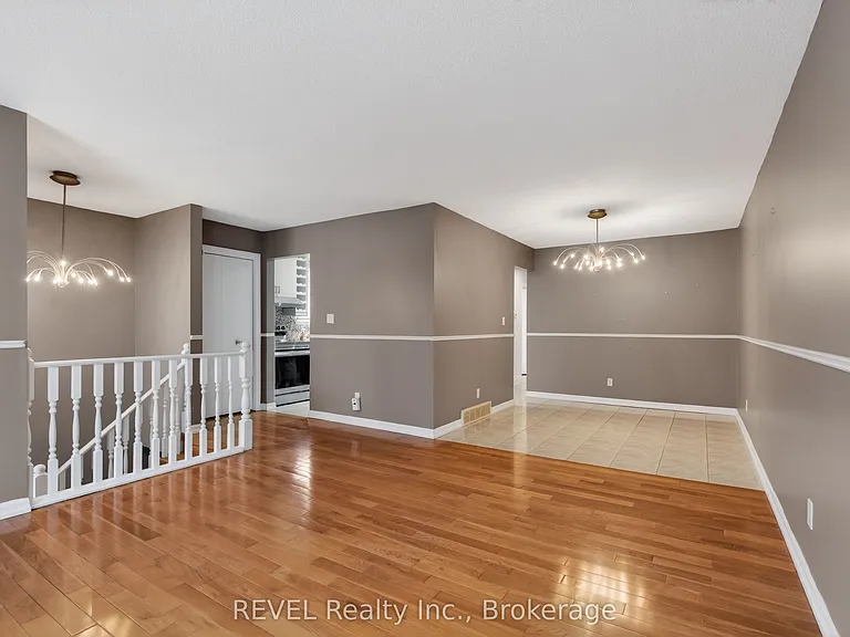 6166 Wildrose Cres #UPPER — Photo 6