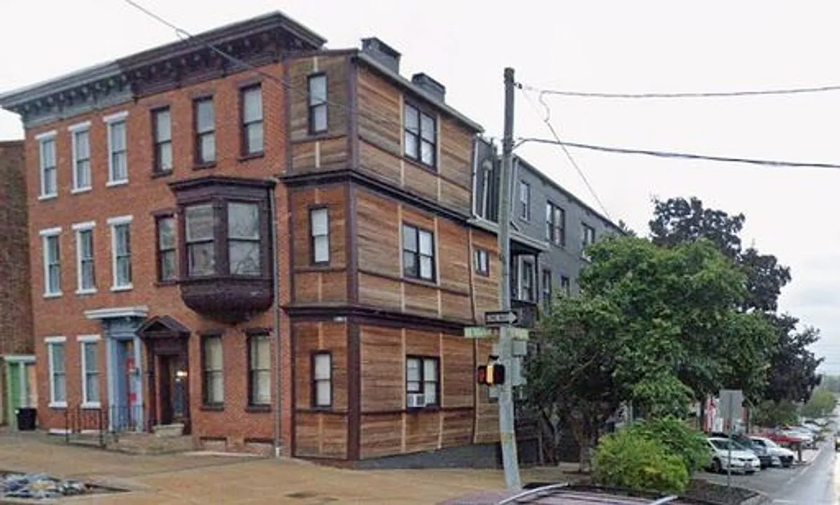 Building Photo - 383 E Market St