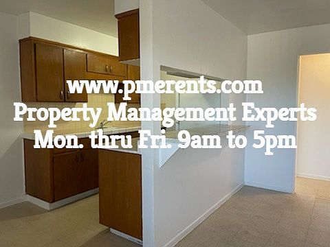4th image of 1704 N Center St