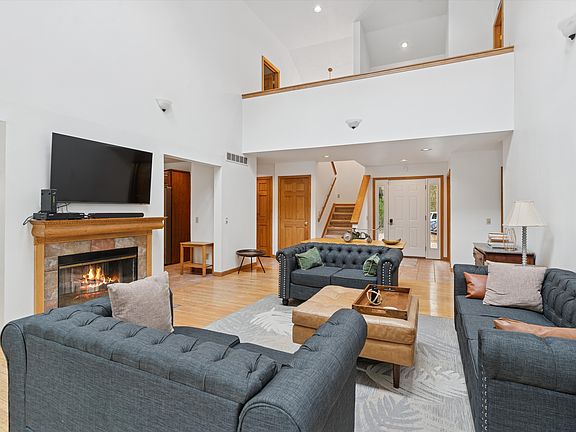 4th image of 1653 Millstone Rd