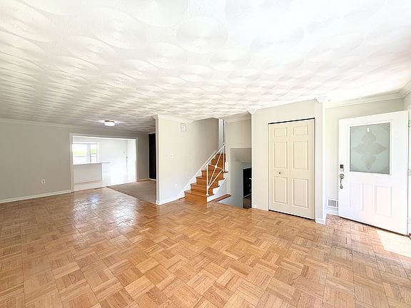 4th image of 12915 Grenoble Dr