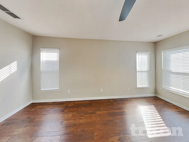 176 Dakota Ave — Photo 8
