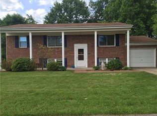 1220 Karen Ln, Washington, MO 63090
