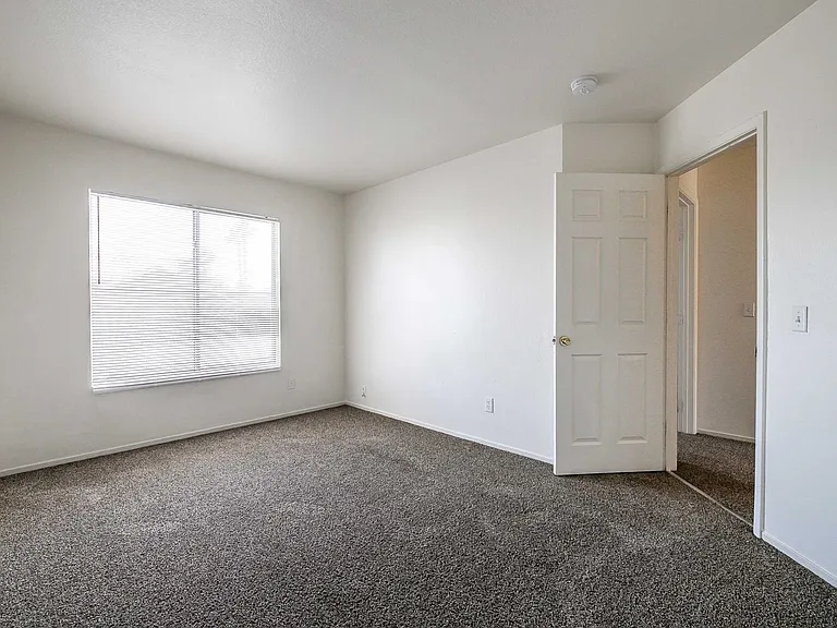 2930 Seasons Ave — Photo 13