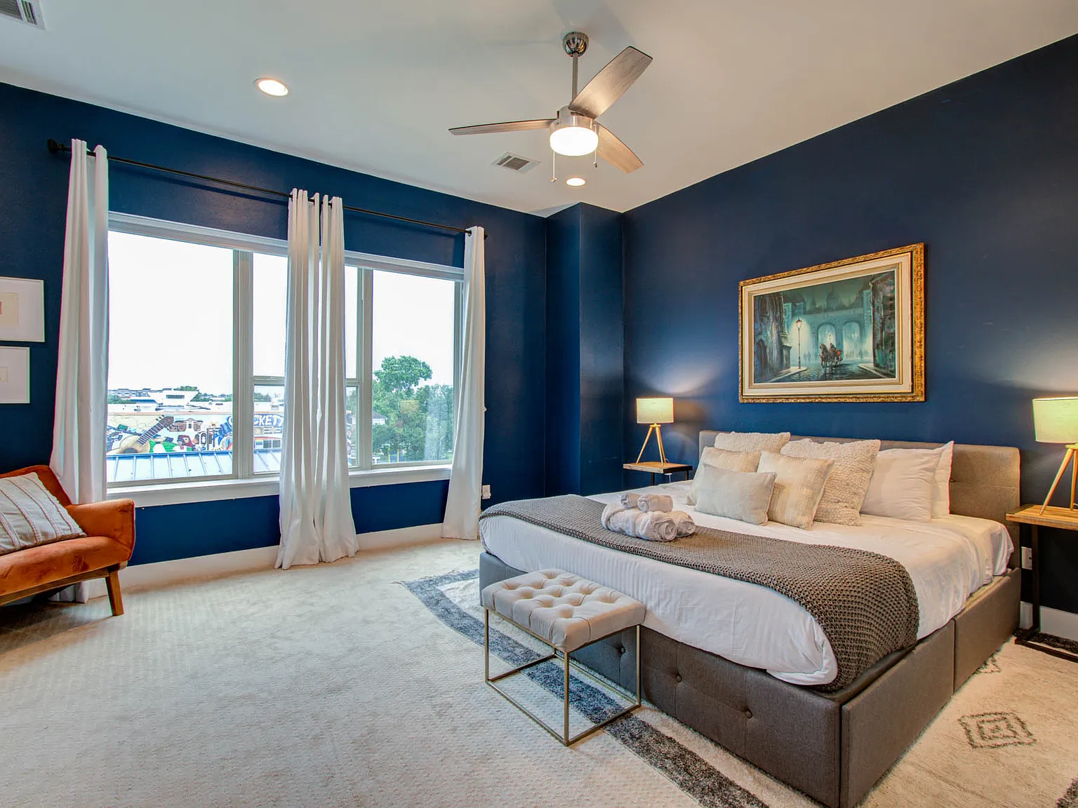 3 bed, 3.5 bath, 2514 sqft, $8,000 — Photo 1