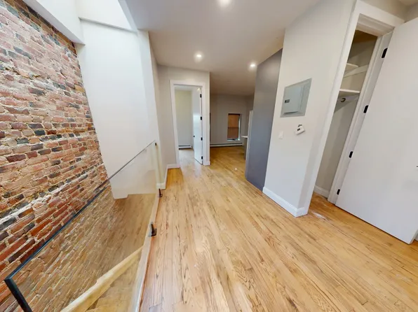 429 Pulaski Street image 1 of 8