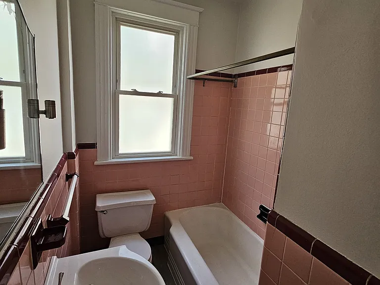 15 Lagrange Ave — Photo 7