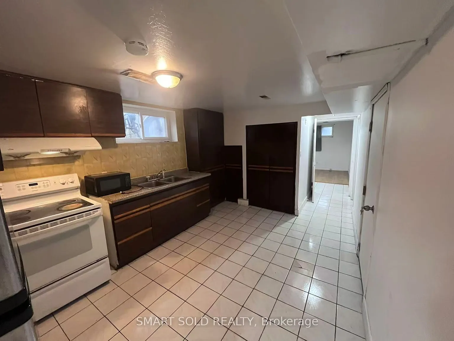 3 bed, $1,800 — Photo 3