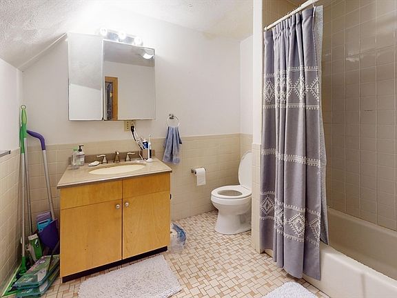 2nd image of 58 Nottinghill Rd