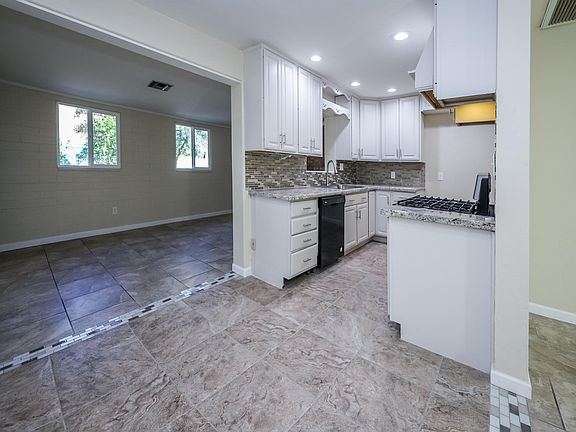 5th image of 2509 E Alta Vista St