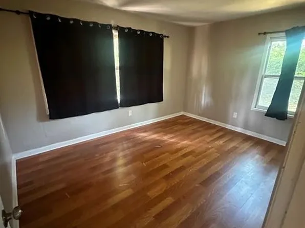 10104 Prince Dr, Saint Louis, MO 63136
