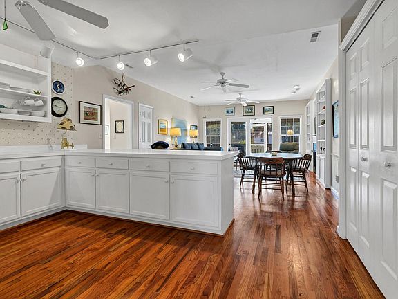 5th image of 3516 Myrtle St