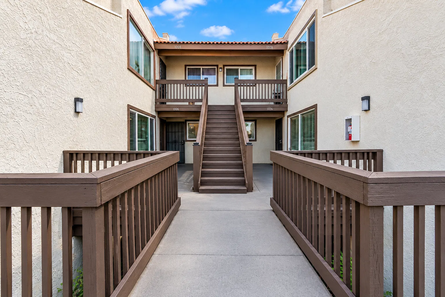 2 bed, 824 sqft, $2,650 — Photo 2