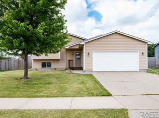413 Augustana Ave, Harrisburg, SD 57032