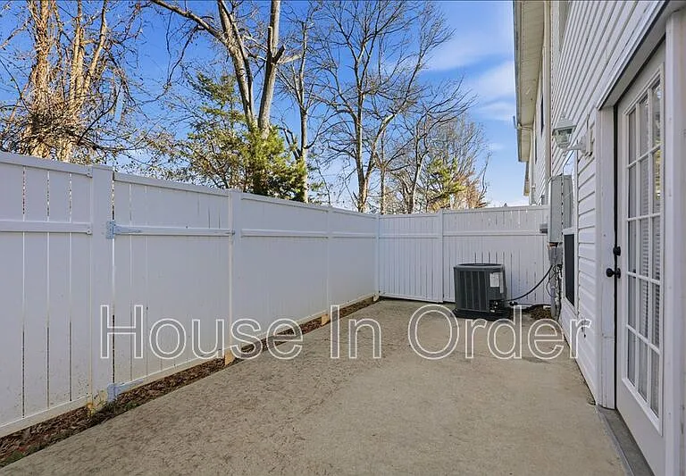48 Ridgestone Cir — Photo 16
