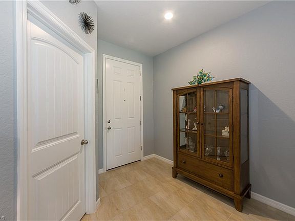 4th image of 2322 NE 36th St