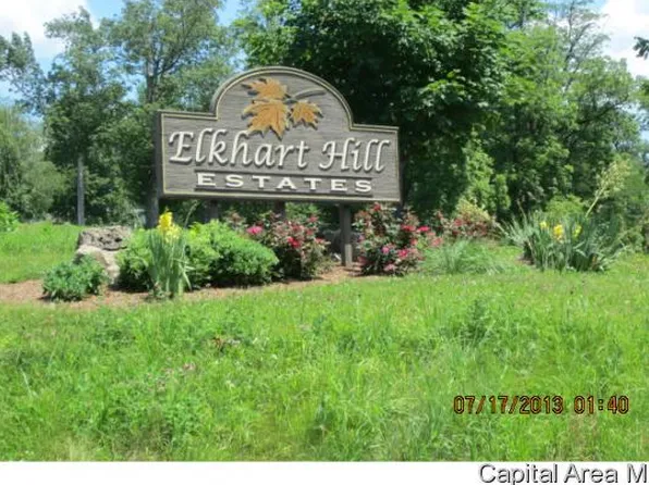 1 Edwards Trce, Elkhart, IL 62634